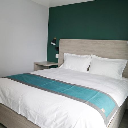 Starlight Hotel Near Lga Airport New York Bagian luar foto